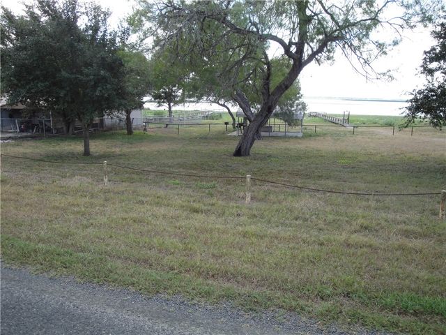 315 S Vista Dr S, Sandia, TX 78383