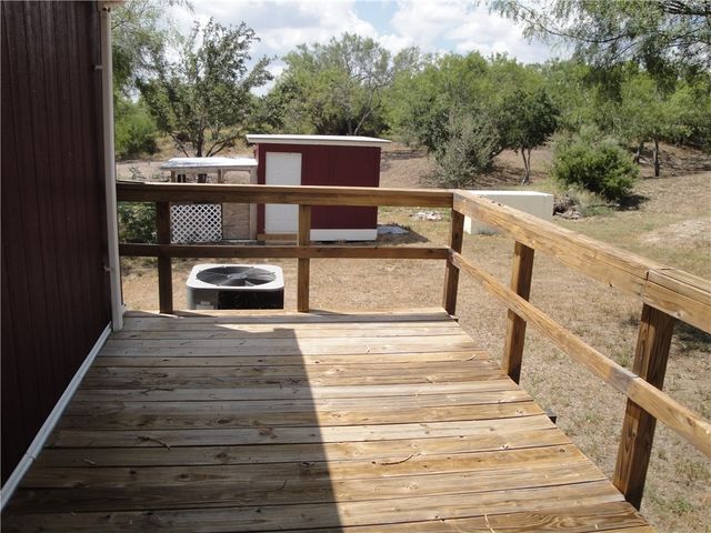 315 S Vista Dr S, Sandia, TX 78383