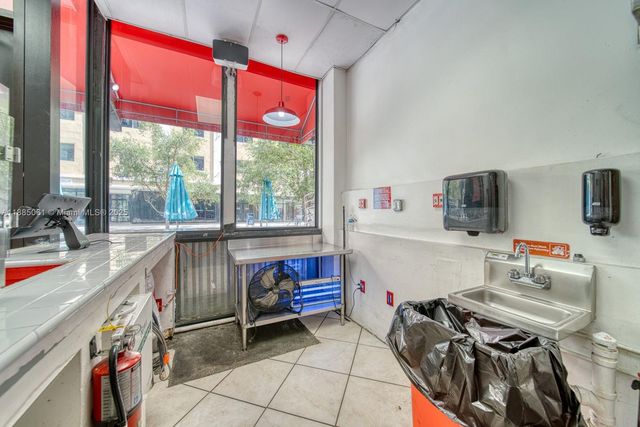 Quick Service Restaurant For Sale In Downtown Miami, Miami, FL 33130