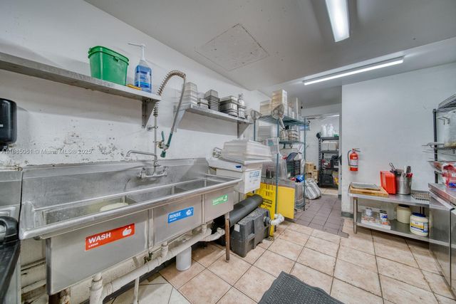 Quick Service Restaurant For Sale In Downtown Miami, Miami, FL 33130