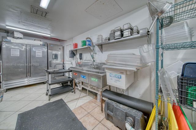 Quick Service Restaurant For Sale In Downtown Miami, Miami, FL 33130