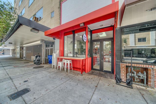 Quick Service Restaurant For Sale In Downtown Miami, Miami, FL 33130