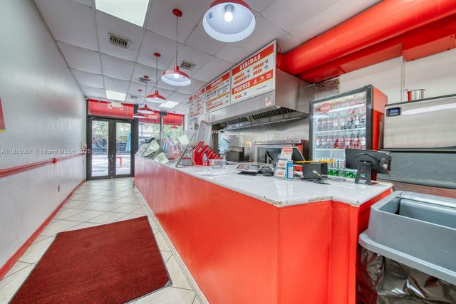 Quick Service Restaurant For Sale In Downtown Miami, Miami, FL 33130