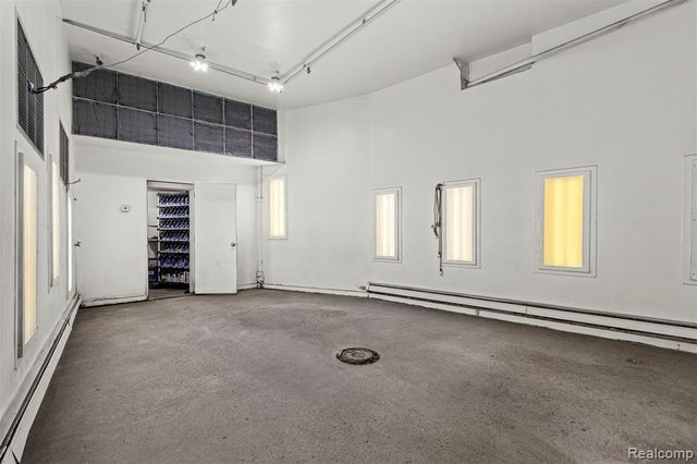 21151 Grand River Avenue, Detroit, MI 48219