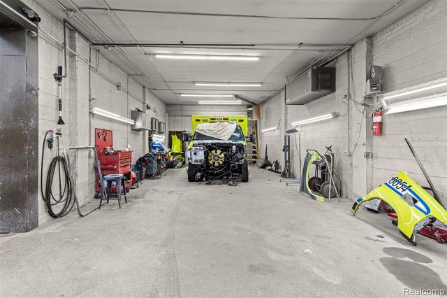 21151 Grand River Avenue, Detroit, MI 48219