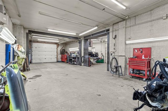 21151 Grand River Avenue, Detroit, MI 48219