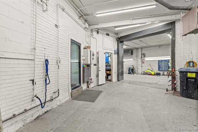 21151 Grand River Avenue, Detroit, MI 48219