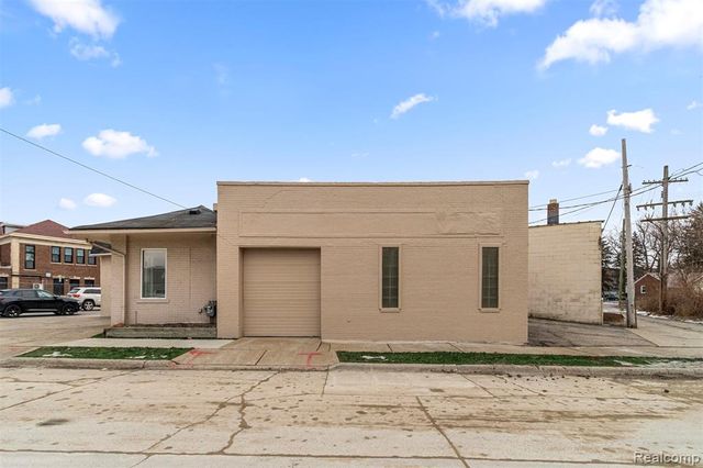 21151 Grand River Avenue, Detroit, MI 48219