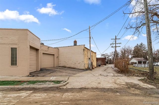 21151 Grand River Avenue, Detroit, MI 48219