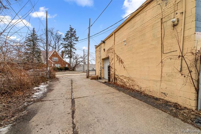 21151 Grand River Avenue, Detroit, MI 48219