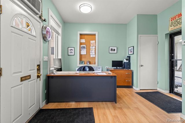 21151 Grand River Avenue, Detroit, MI 48219