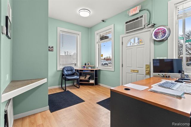 21151 Grand River Avenue, Detroit, MI 48219