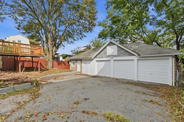 165 Fairmont Ave, Worcester, MA 01604