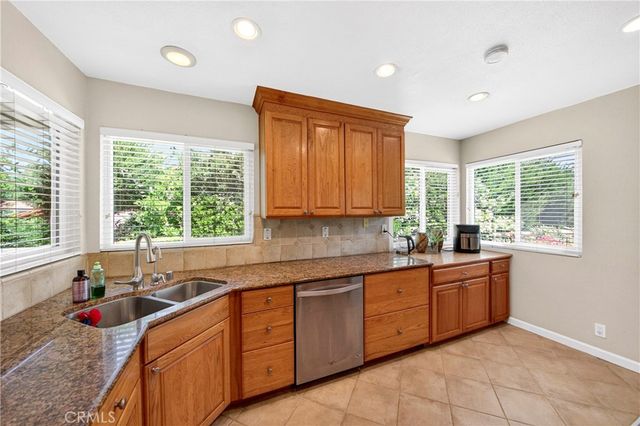 14 Rainbow Ridge, Phillips Ranch, CA 91766