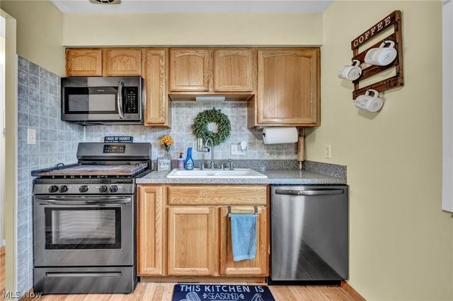36729 Lakehurst Drive, Eastlake, OH 44095