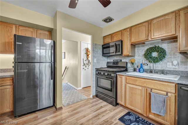 36729 Lakehurst Drive, Eastlake, OH 44095