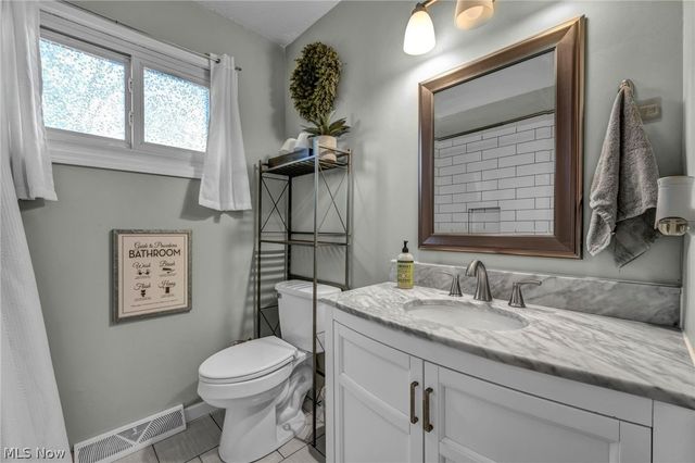 36729 Lakehurst Drive, Eastlake, OH 44095