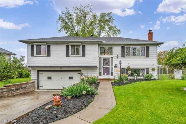36729 Lakehurst Drive, Eastlake, OH 44095
