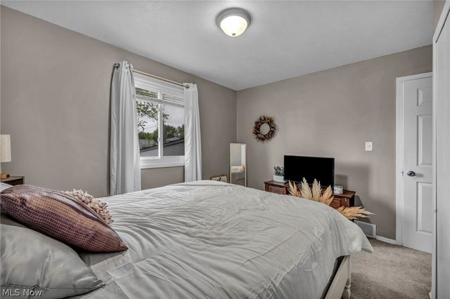 36729 Lakehurst Drive, Eastlake, OH 44095