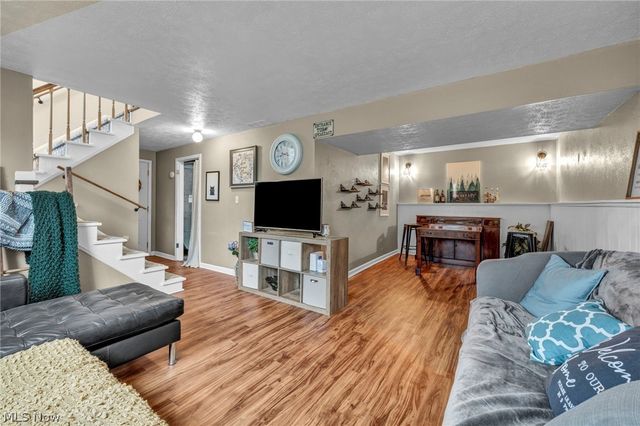 36729 Lakehurst Drive, Eastlake, OH 44095
