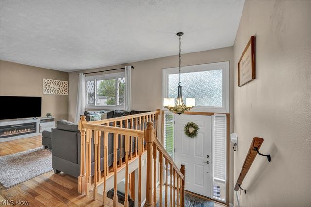 36729 Lakehurst Drive, Eastlake, OH 44095