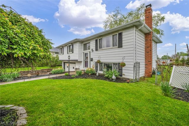 36729 Lakehurst Drive, Eastlake, OH 44095