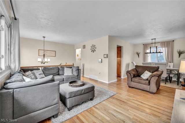 36729 Lakehurst Drive, Eastlake, OH 44095