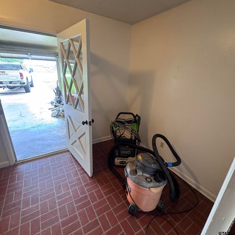 300 Merrell Drive, Sulphur Springs, TX 75482