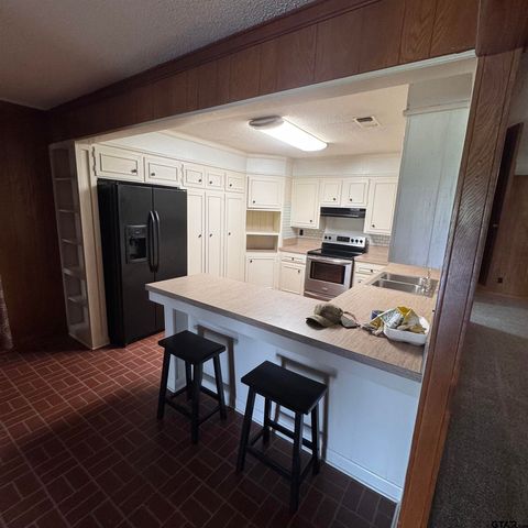 300 Merrell Drive, Sulphur Springs, TX 75482