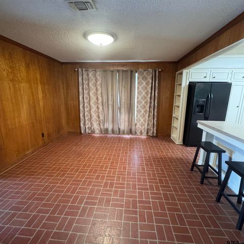 300 Merrell Drive, Sulphur Springs, TX 75482