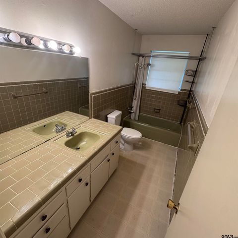 300 Merrell Drive, Sulphur Springs, TX 75482