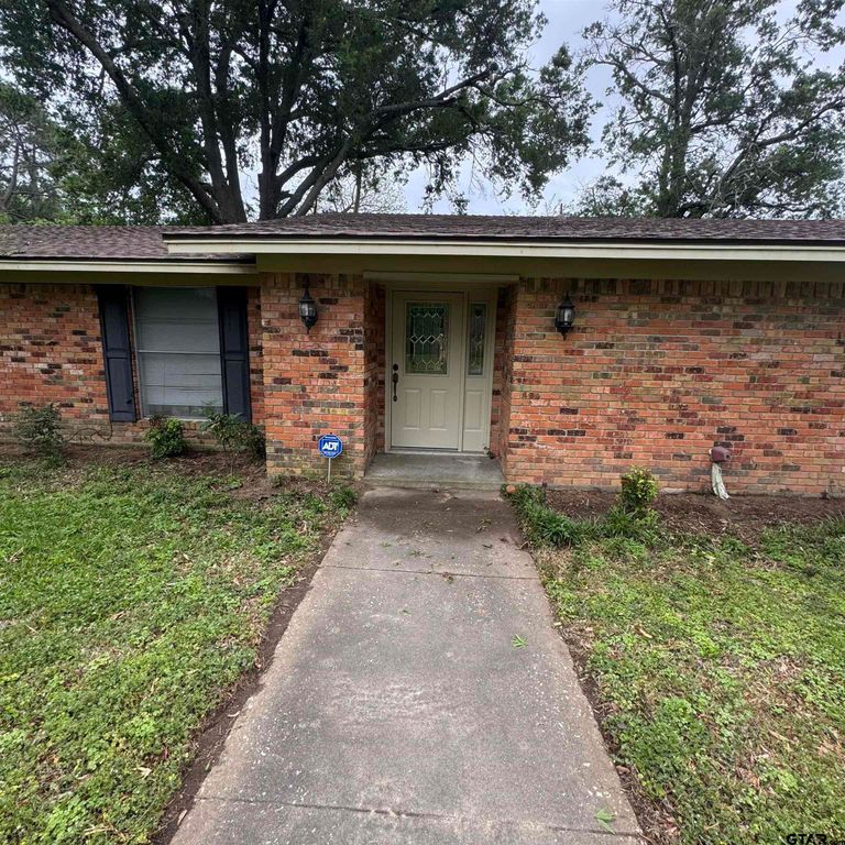 300 Merrell Drive, Sulphur Springs, TX 75482