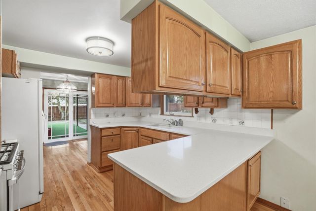 10907 E 24TH Ave, Spokane Valley, WA 99206