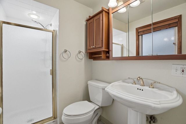 10907 E 24TH Ave, Spokane Valley, WA 99206