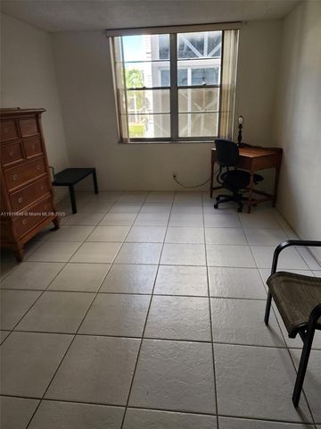 4851 NW 26th Ct 237, Lauderdale Lakes, FL 33313