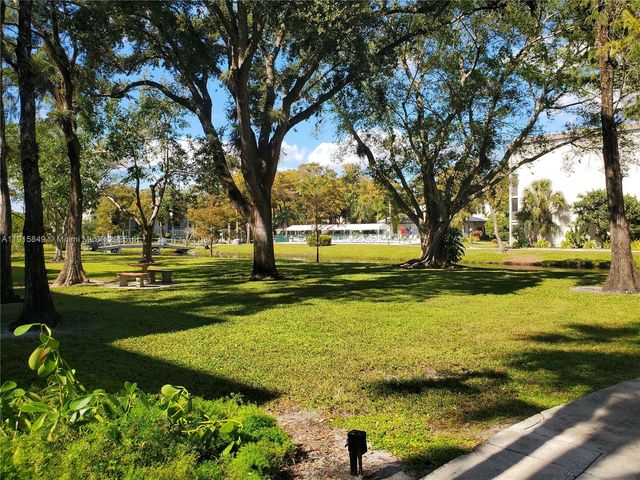 4851 NW 26th Ct 237, Lauderdale Lakes, FL 33313
