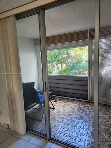 4851 NW 26th Ct 237, Lauderdale Lakes, FL 33313