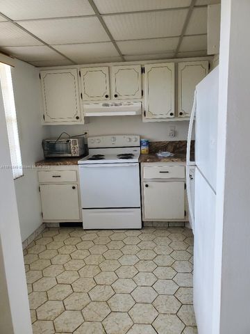 4851 NW 26th Ct 237, Lauderdale Lakes, FL 33313