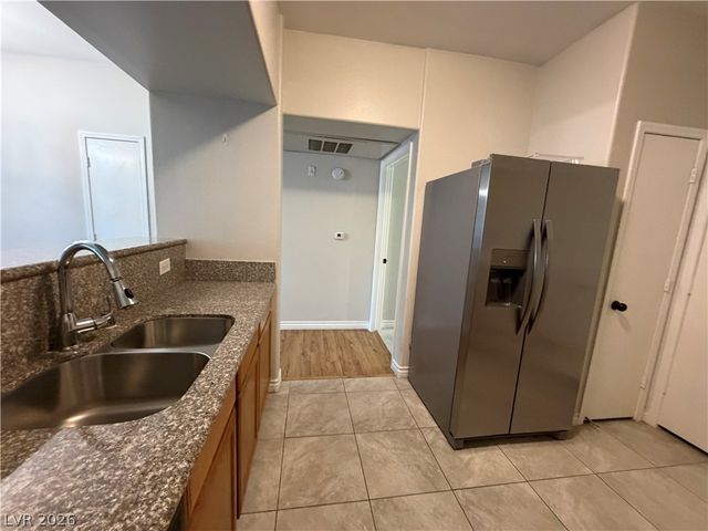 7255 West Sunset Road 1013, Las Vegas, NV 89113