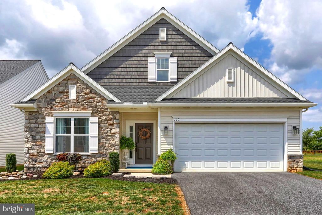 709 JEFFSU LN, Annville, PA 17003