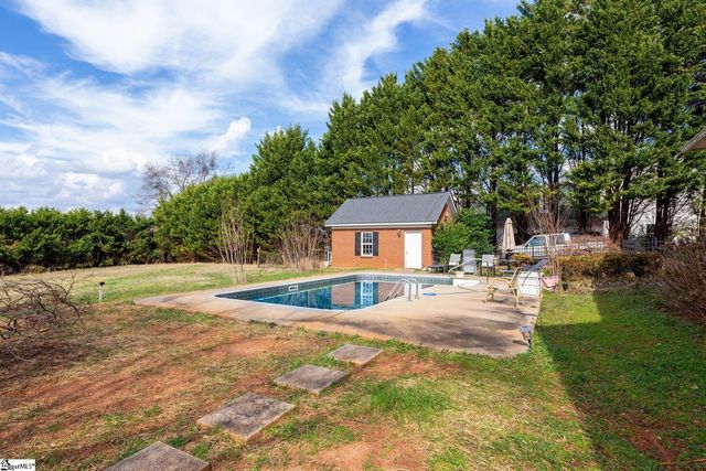 319 Waters Road, Taylors, SC 29687