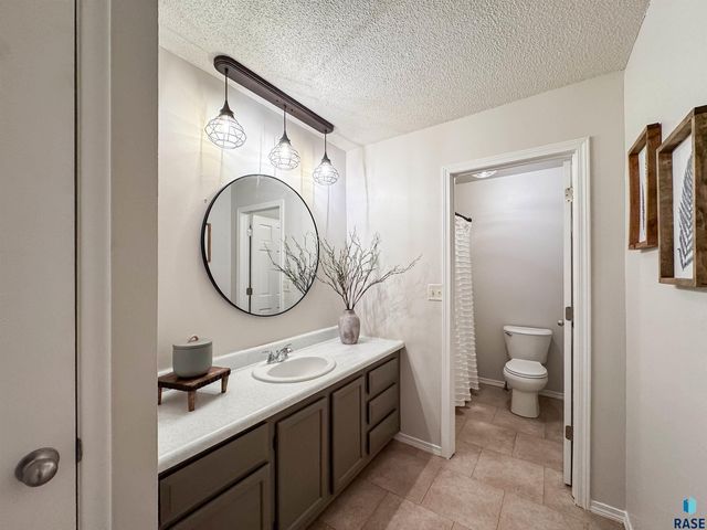 5408 W 52nd St Street, Sioux Falls, SD 57106