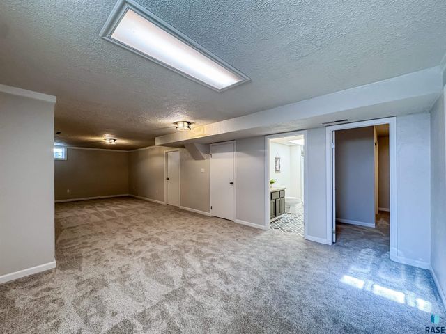 5408 W 52nd St Street, Sioux Falls, SD 57106