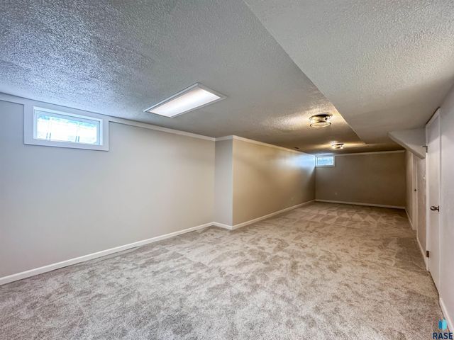 5408 W 52nd St Street, Sioux Falls, SD 57106