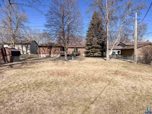 5408 W 52nd St Street, Sioux Falls, SD 57106