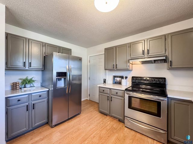 5408 W 52nd St Street, Sioux Falls, SD 57106