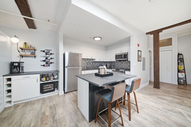 172 Middle St 501, Lowell, MA 01852