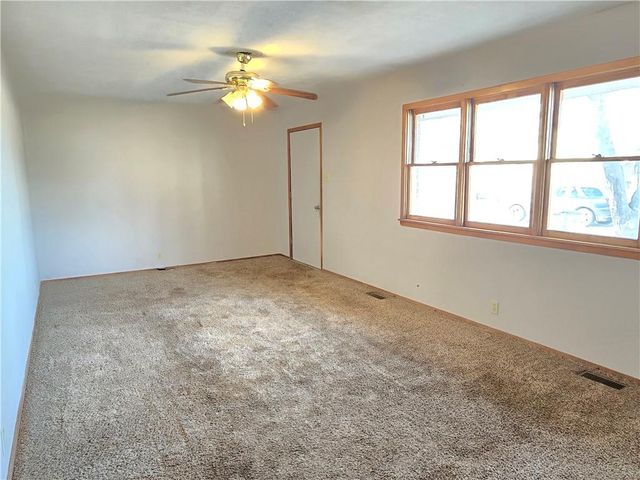 401 W 1st Street, Cherryvale, KS 67335