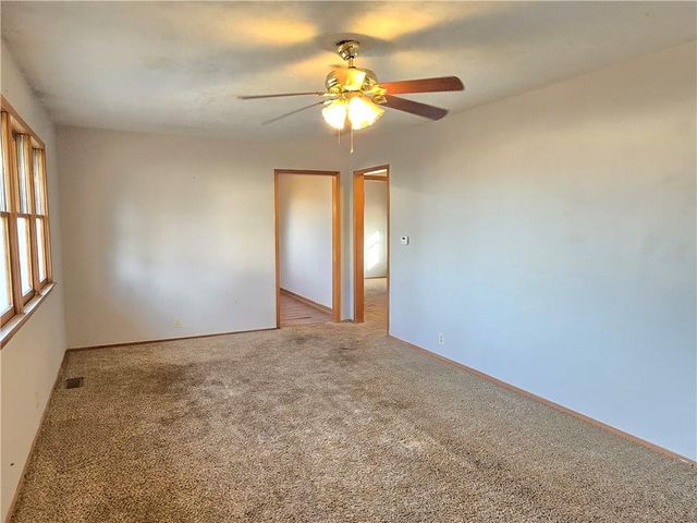 401 W 1st Street, Cherryvale, KS 67335