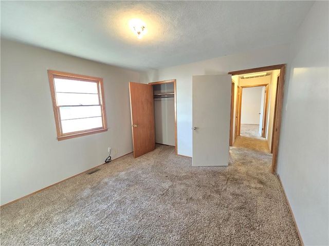401 W 1st Street, Cherryvale, KS 67335